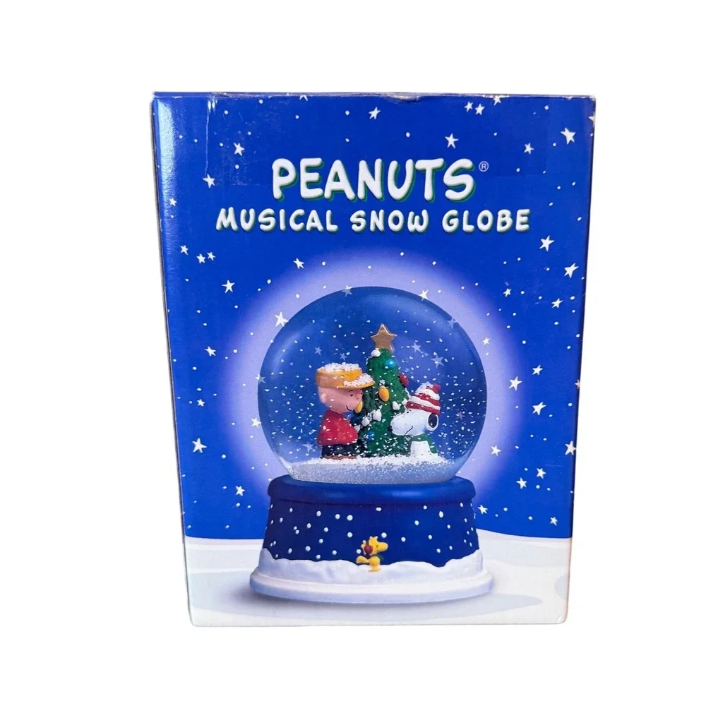 Hallmark Peanuts Musical Snow Globe Charlie Brown Snoopy Christmas Globe 200's